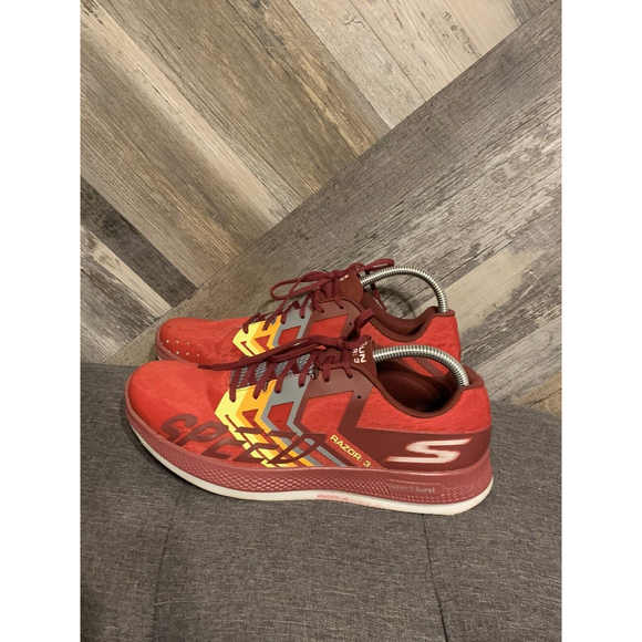 Skechers GoRun Mens Size 8.5 Razor 3 Red Hyper Burst Mens Running Shoes SN55220 - Picture 3 of 11